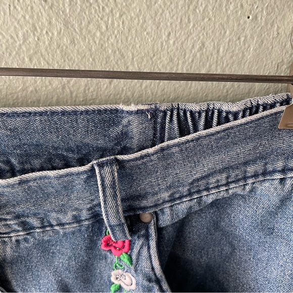 Breckenridge | Vintage 90s Embroidered Floral Stretchy Jeans - Picture 6 of 11